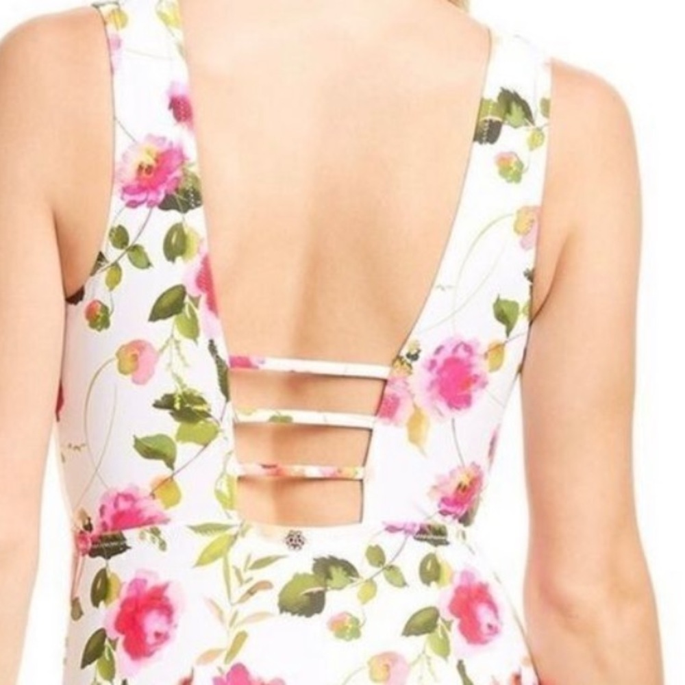 NEW NANETTE LEPORE Floral Plunge one piece Swimsuit size 6/8 - Picture 4 of 12